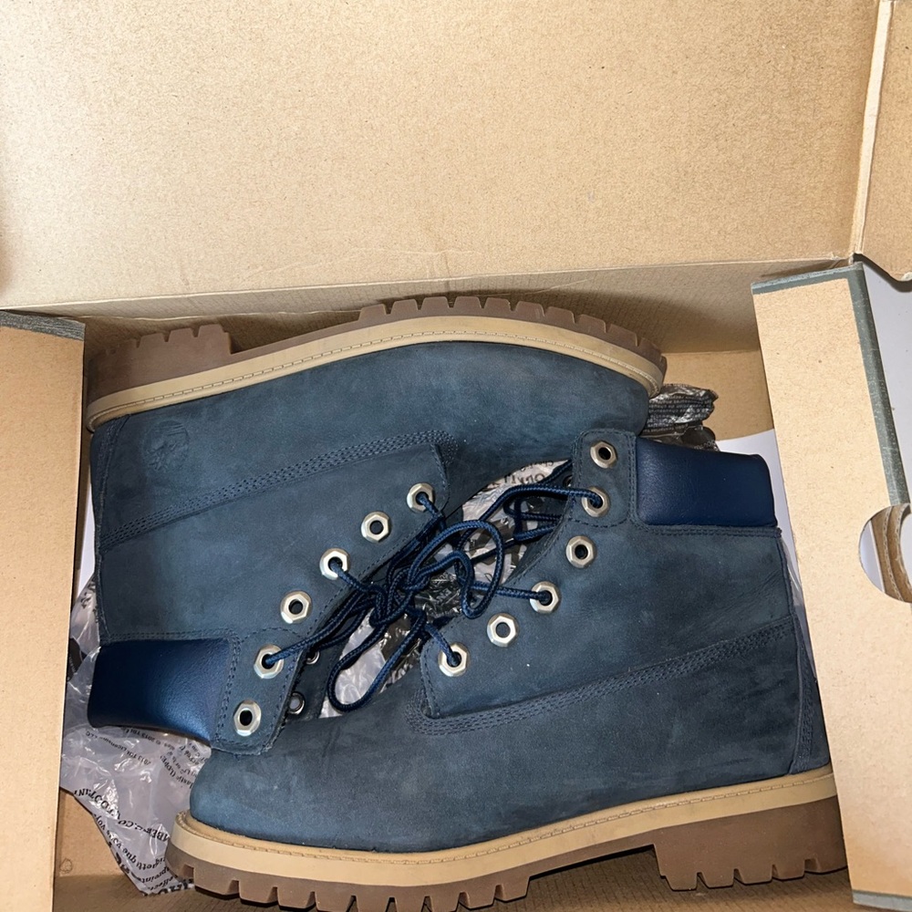 NAVY TIMBERLANDS